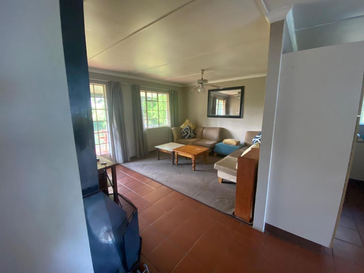 Villa Under The Oak Underberg Exterior foto